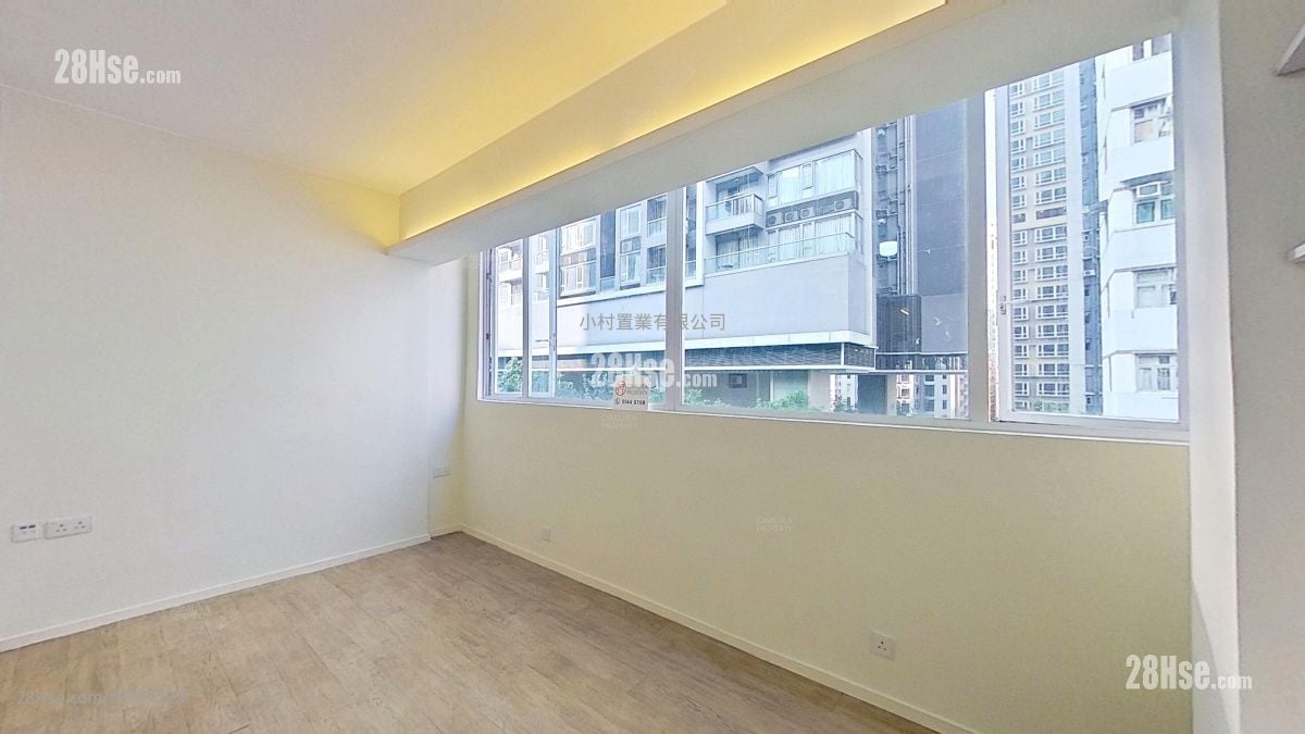 living room: 2B-4 Second Stree Rental Studio , 1 Bathroom 339 ft²