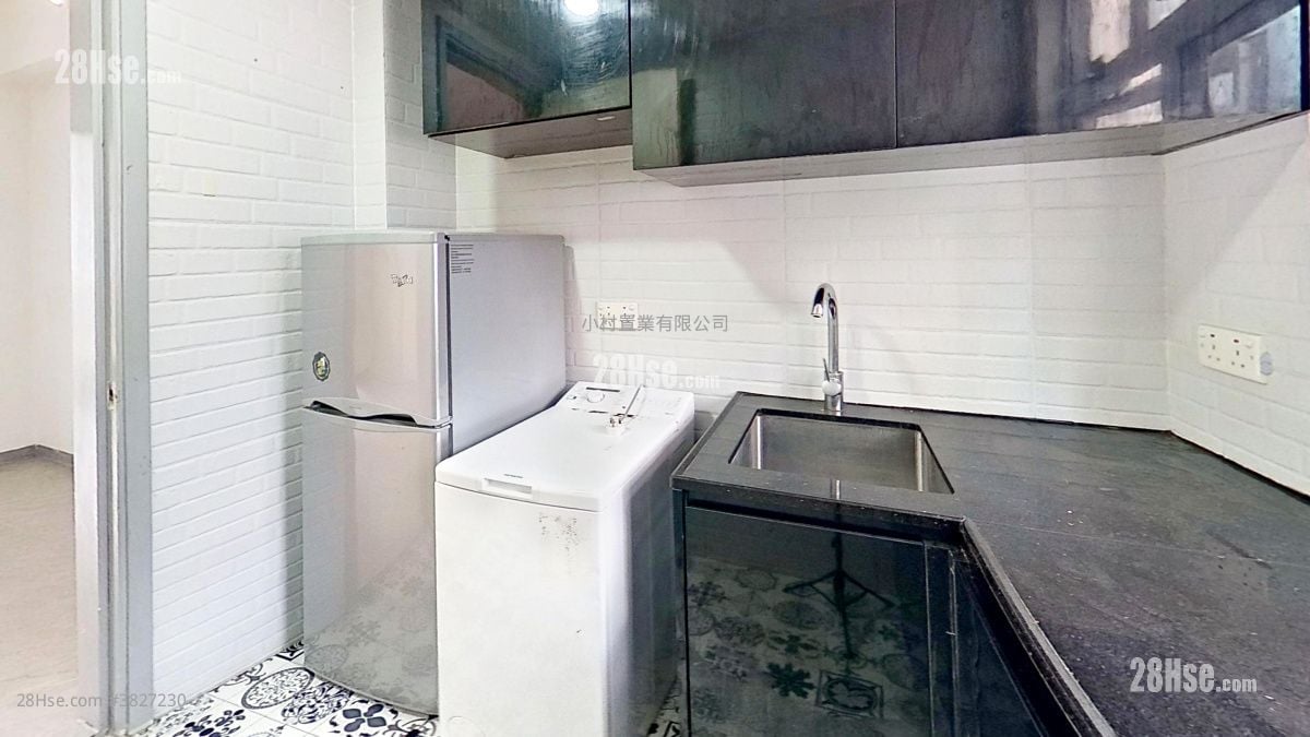 廚房: 西邊街8-10號 租盤 2 房 , 1 浴室 425 平方呎