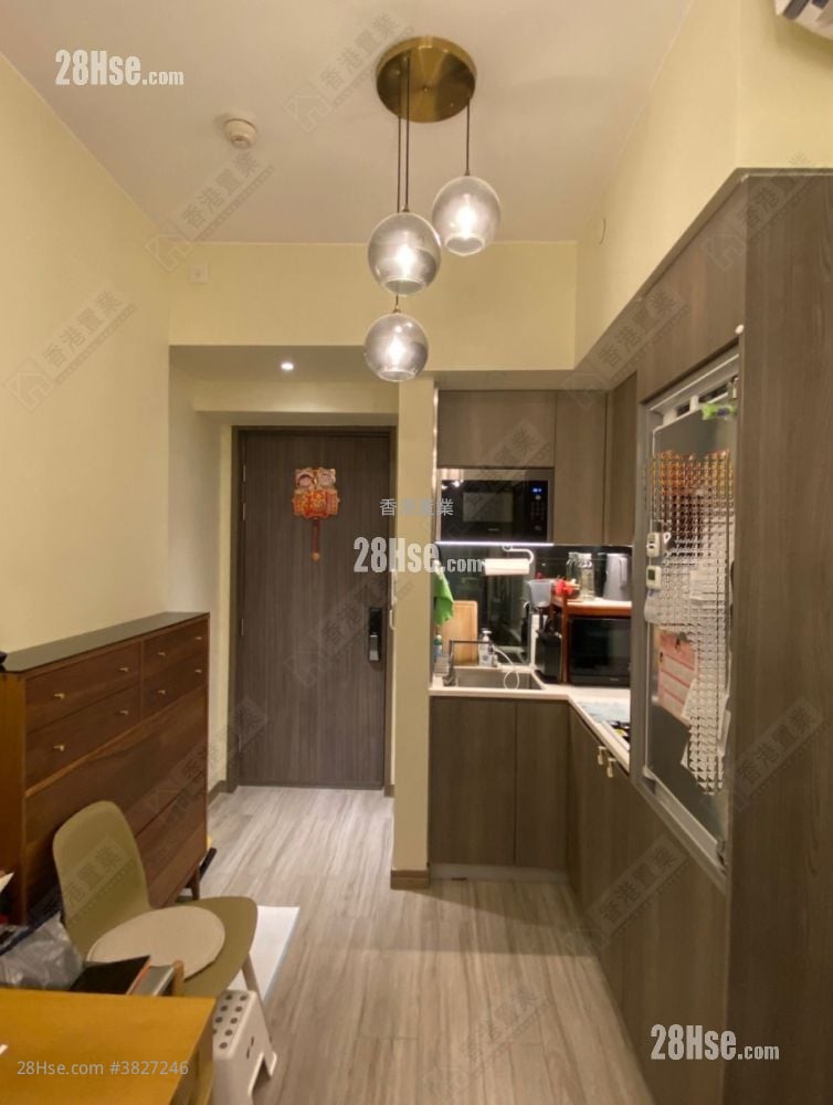 Park One Sell 2 Bedrooms , 1 Bathroom 365 ft²