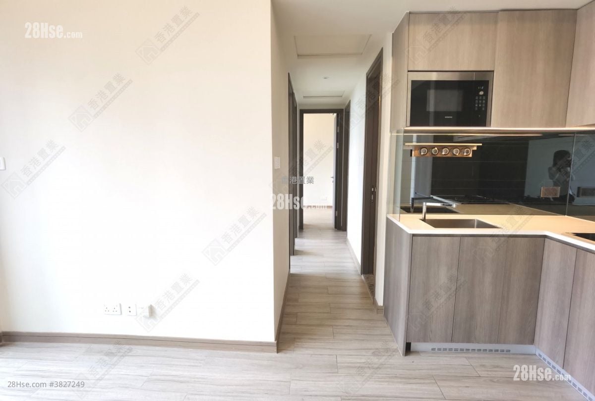 Park One Sell 4 Bedrooms , 2 Bathrooms 595 ft²