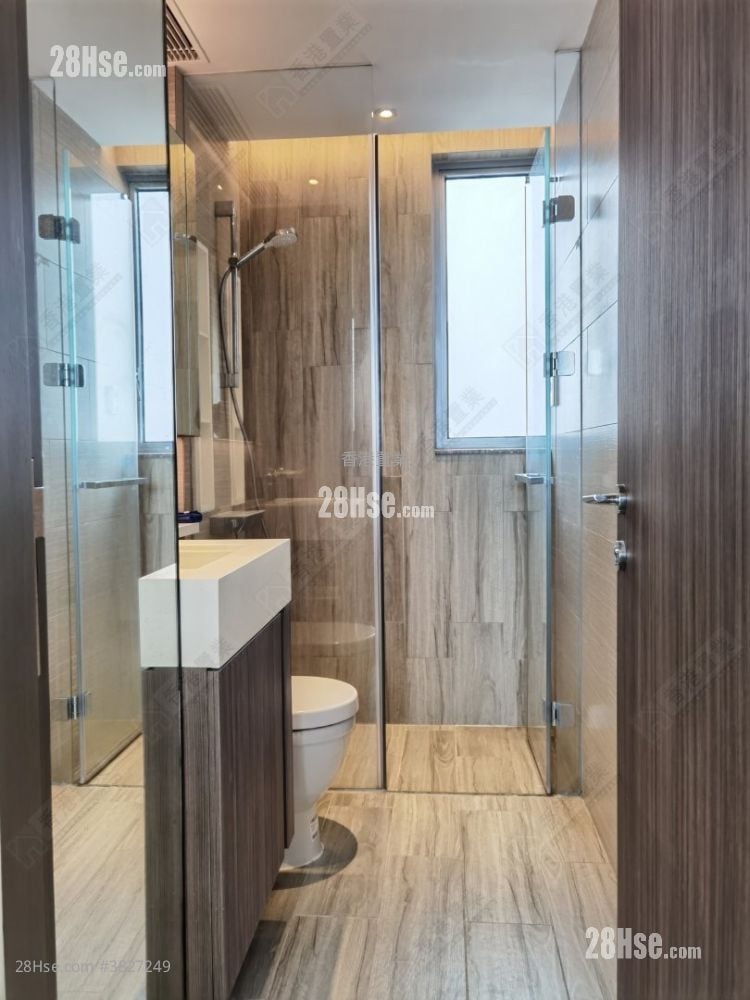 Park One Sell 4 Bedrooms , 2 Bathrooms 595 ft²