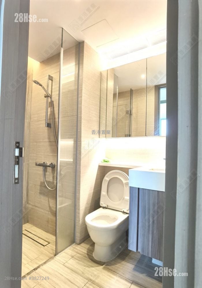 Park One Sell 4 Bedrooms , 2 Bathrooms 595 ft²