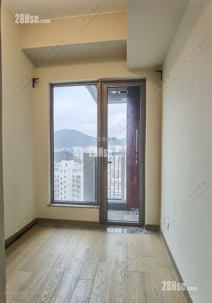 Park One Sell 4 Bedrooms , 2 Bathrooms 595 ft²