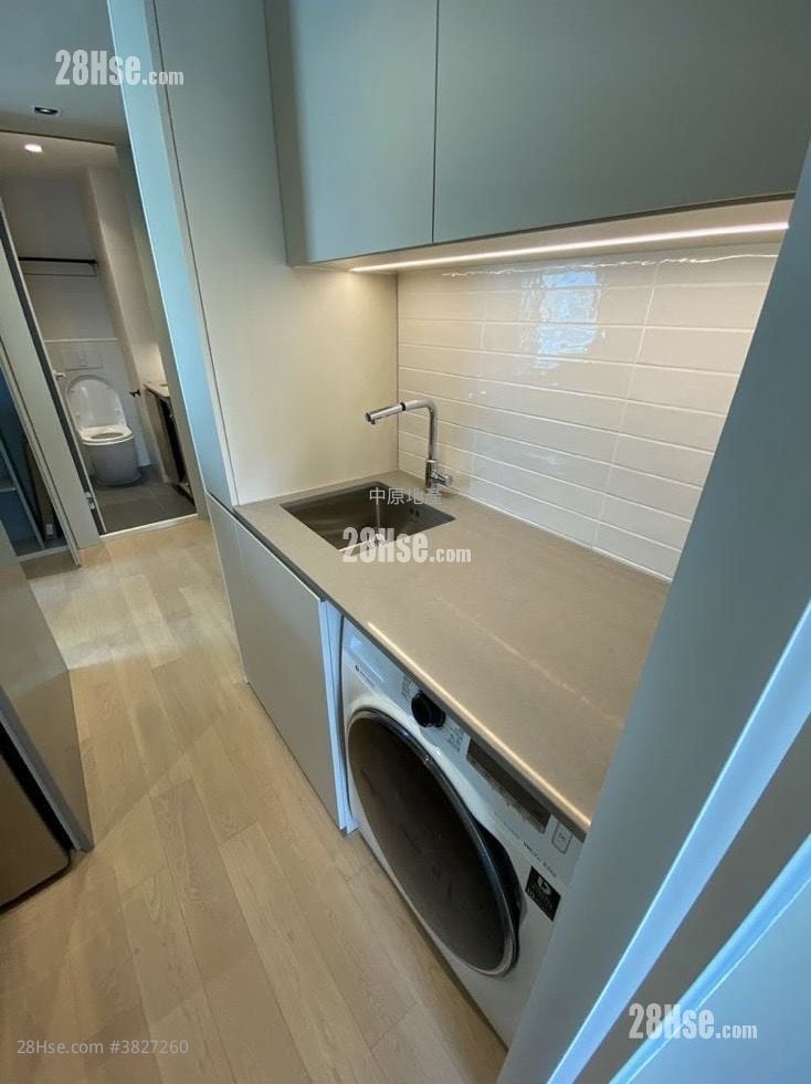 City 18 Sell 1 Bedroom , 1 Bathroom 319 ft²
