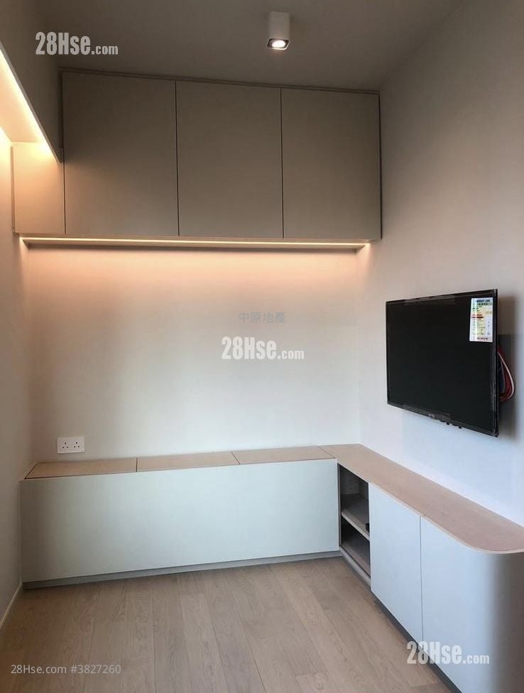 City 18 Sell 1 Bedroom , 1 Bathroom 319 ft²