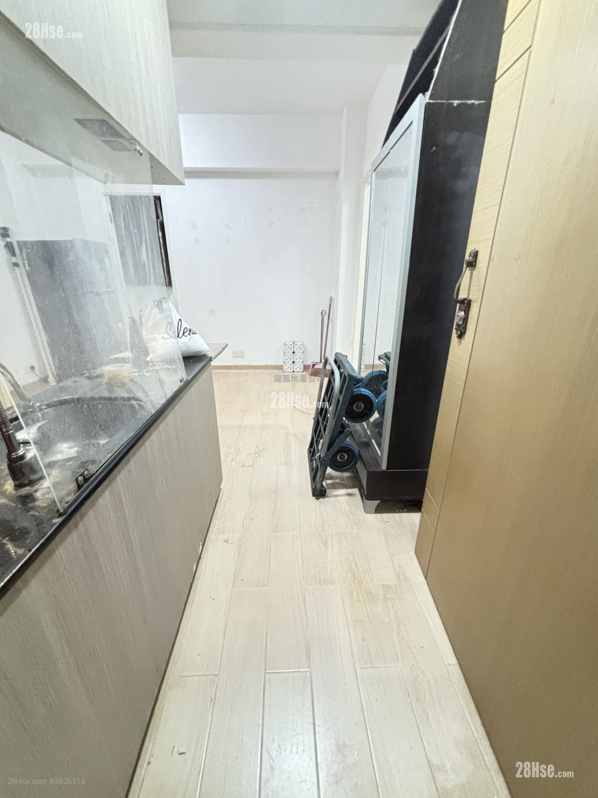 啟運大廈 租盤 2 房 , 1 浴室 346 平方呎