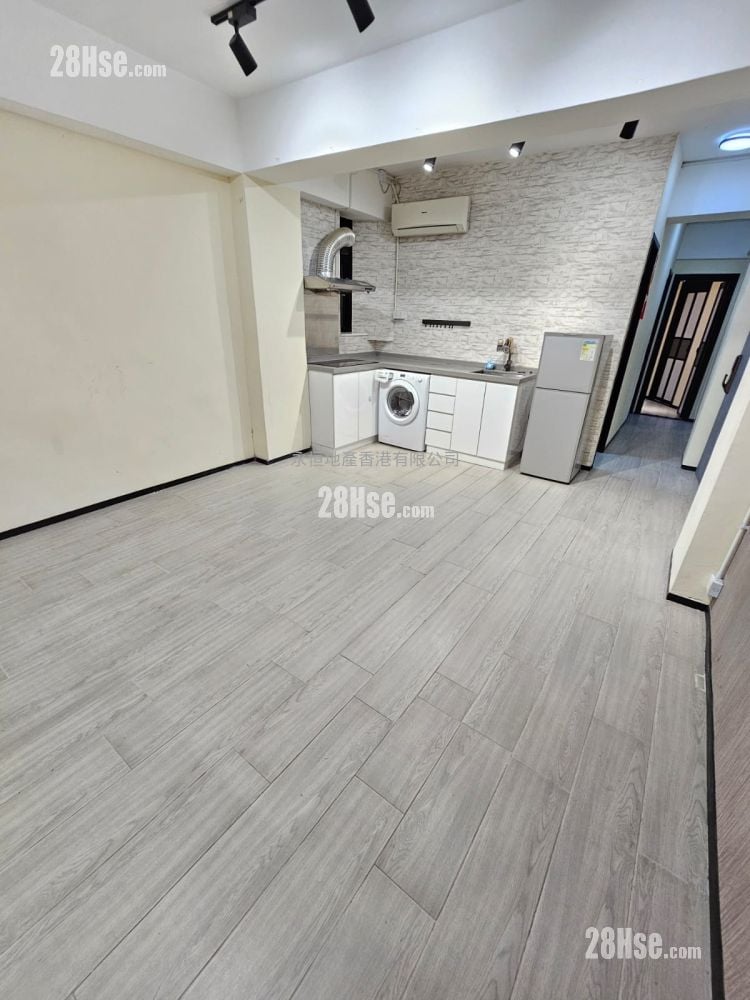 單幢樓房 售盤 3 房 , 1 浴室 612 平方呎