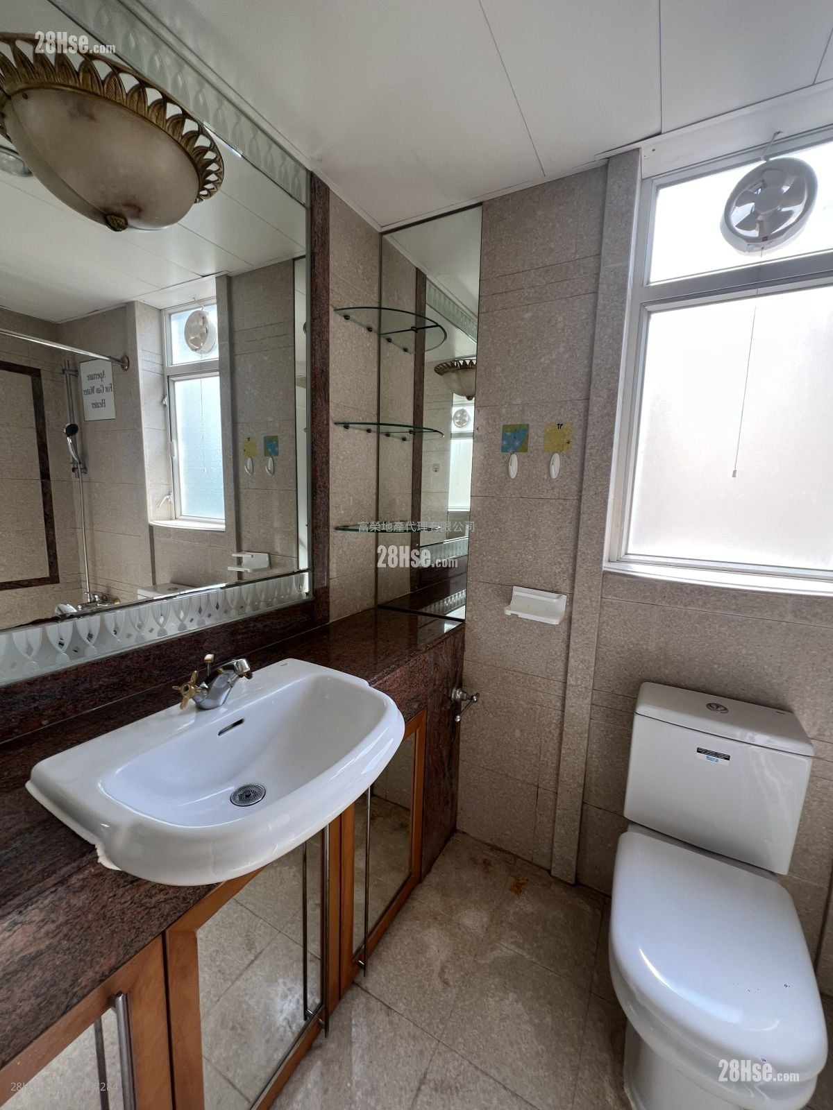 海逸豪園 租盤 4 房 , 2 浴室 884 平方呎