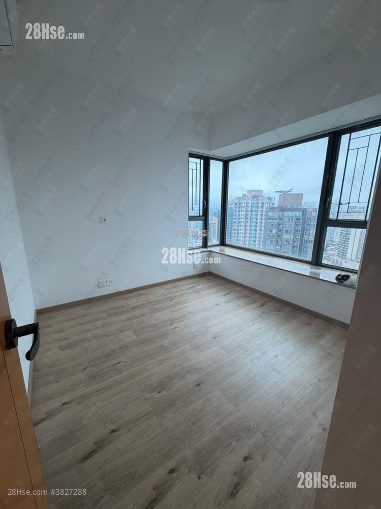 The Bloomsville Sell 3 Bedrooms , 2 Bathrooms 704 ft²