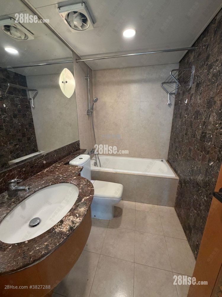 The Bloomsville Sell 3 Bedrooms , 2 Bathrooms 704 ft²