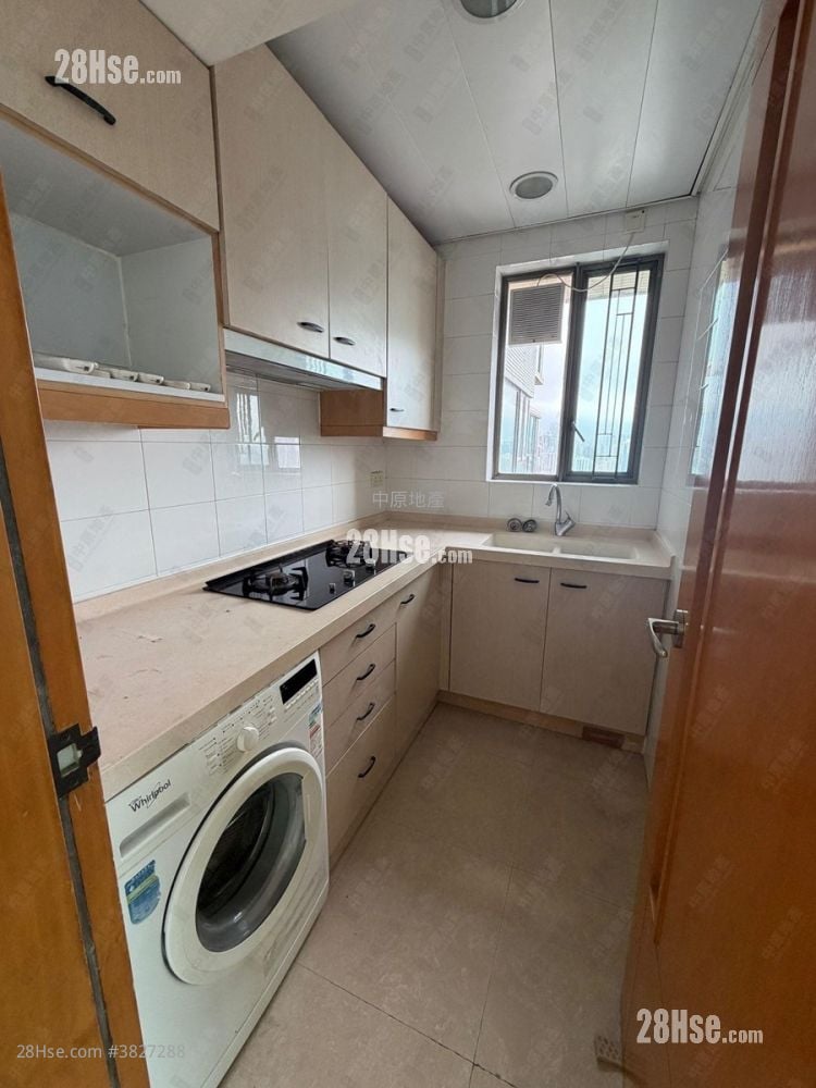 The Bloomsville Sell 3 Bedrooms , 2 Bathrooms 704 ft²