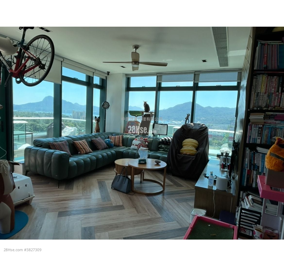 Mont Vert Sell 4 Bedrooms , 3 Bathrooms 1,632 ft²