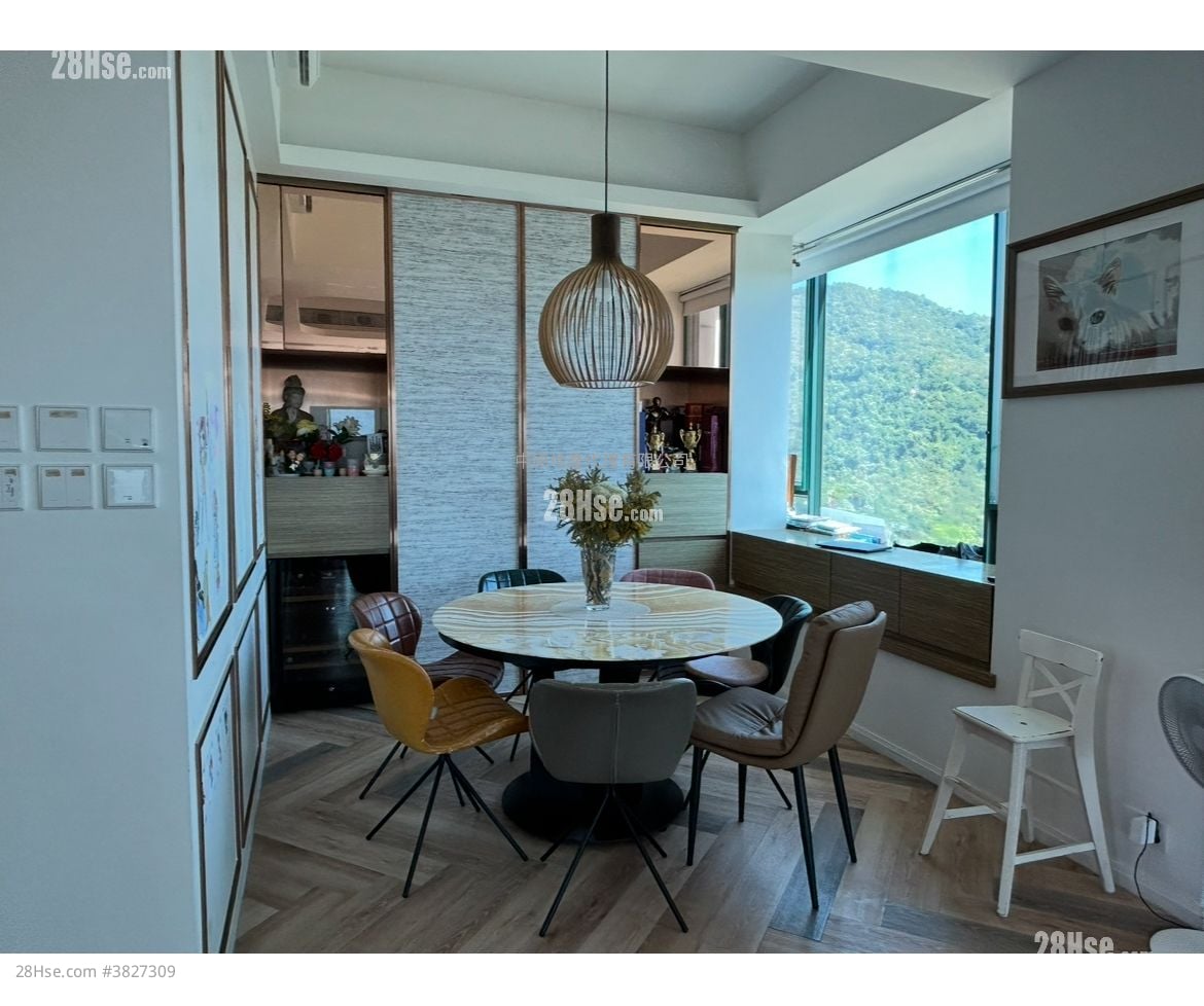 Mont Vert Sell 4 Bedrooms , 3 Bathrooms 1,632 ft²