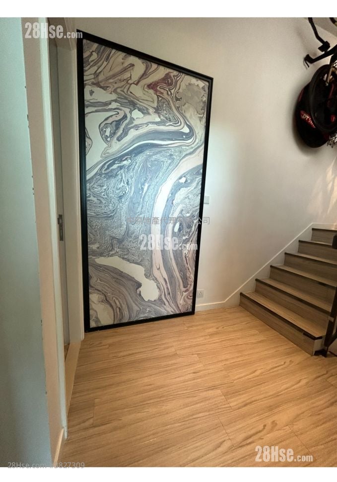 Mont Vert Sell 4 Bedrooms , 3 Bathrooms 1,632 ft²