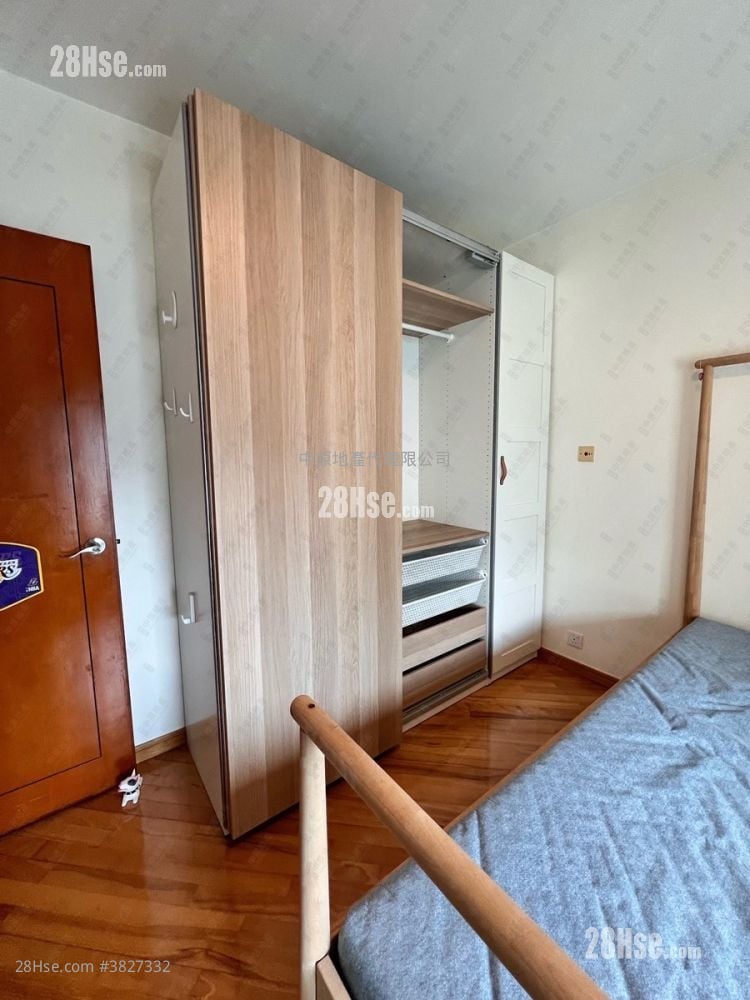 Tung Chung Crescent Sell 3 Bedrooms , 3 Bathrooms 803 ft²