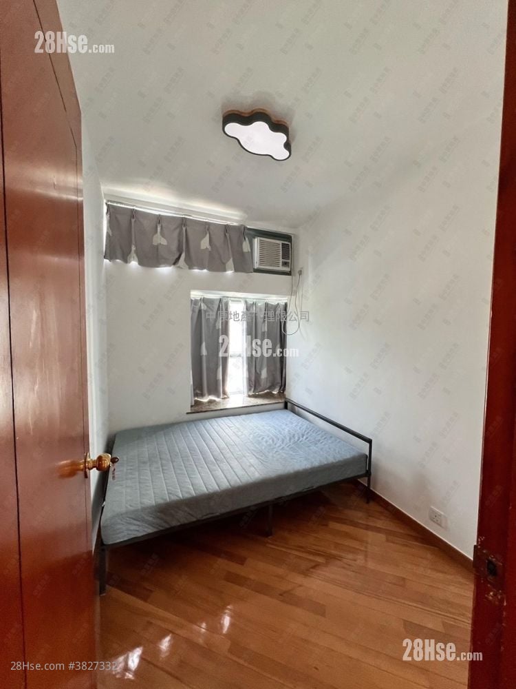 Tung Chung Crescent Sell 3 Bedrooms , 3 Bathrooms 803 ft²