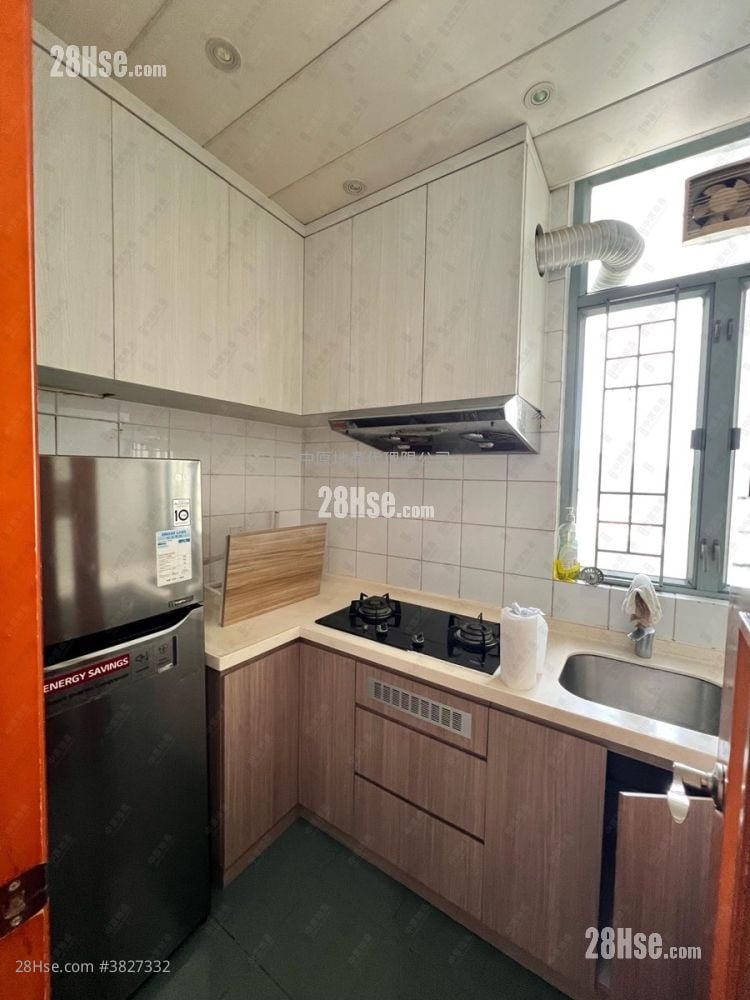 Tung Chung Crescent Sell 3 Bedrooms , 3 Bathrooms 803 ft²