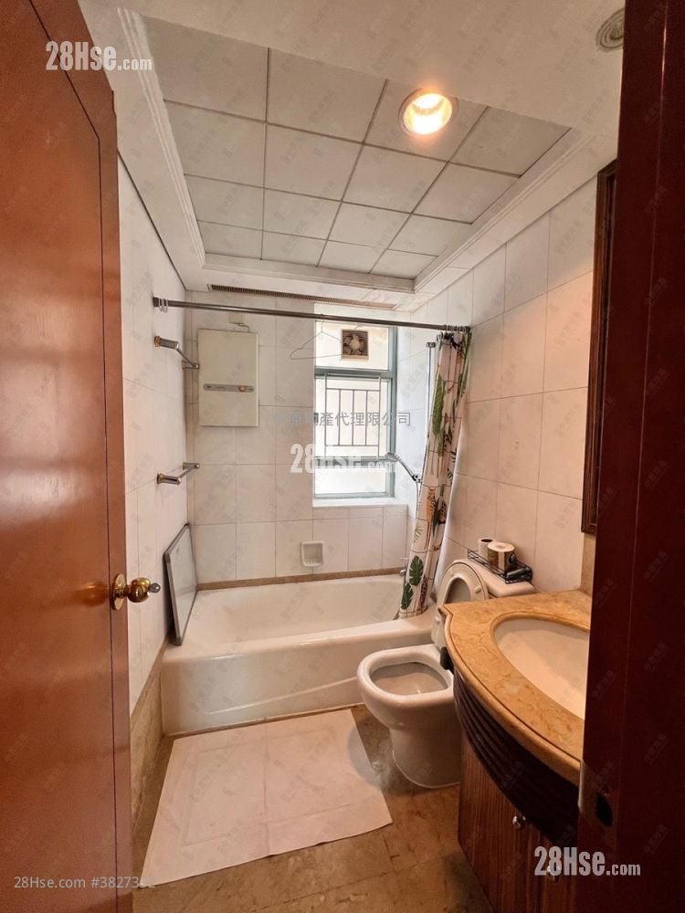 Tung Chung Crescent Sell 3 Bedrooms , 3 Bathrooms 803 ft²