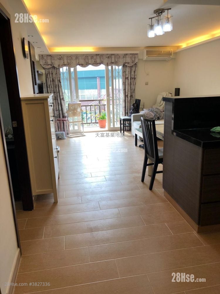 將軍澳村 租盤 3 房 , 2 浴室 700 平方呎