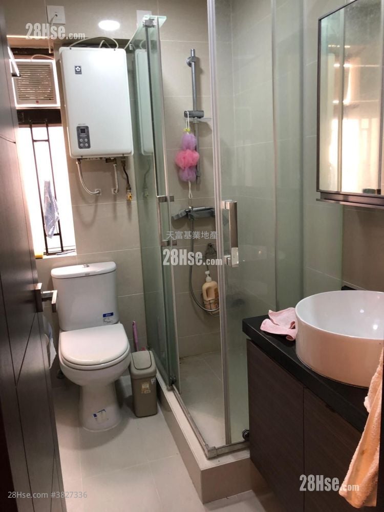 將軍澳村 租盤 3 房 , 2 浴室 700 平方呎