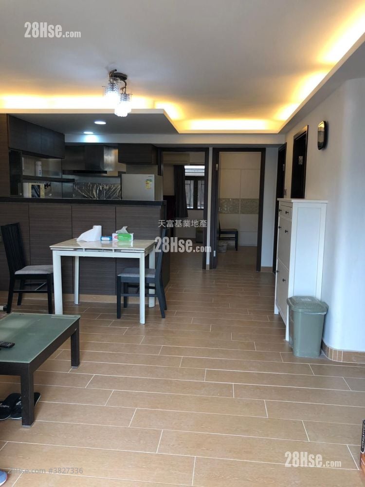 將軍澳村 租盤 3 房 , 2 浴室 700 平方呎