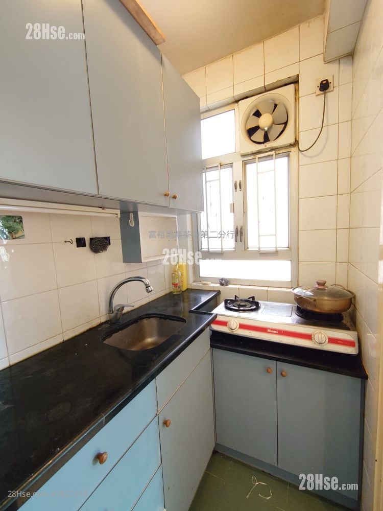 荃湾中心 租盘 2 房 378 平方尺