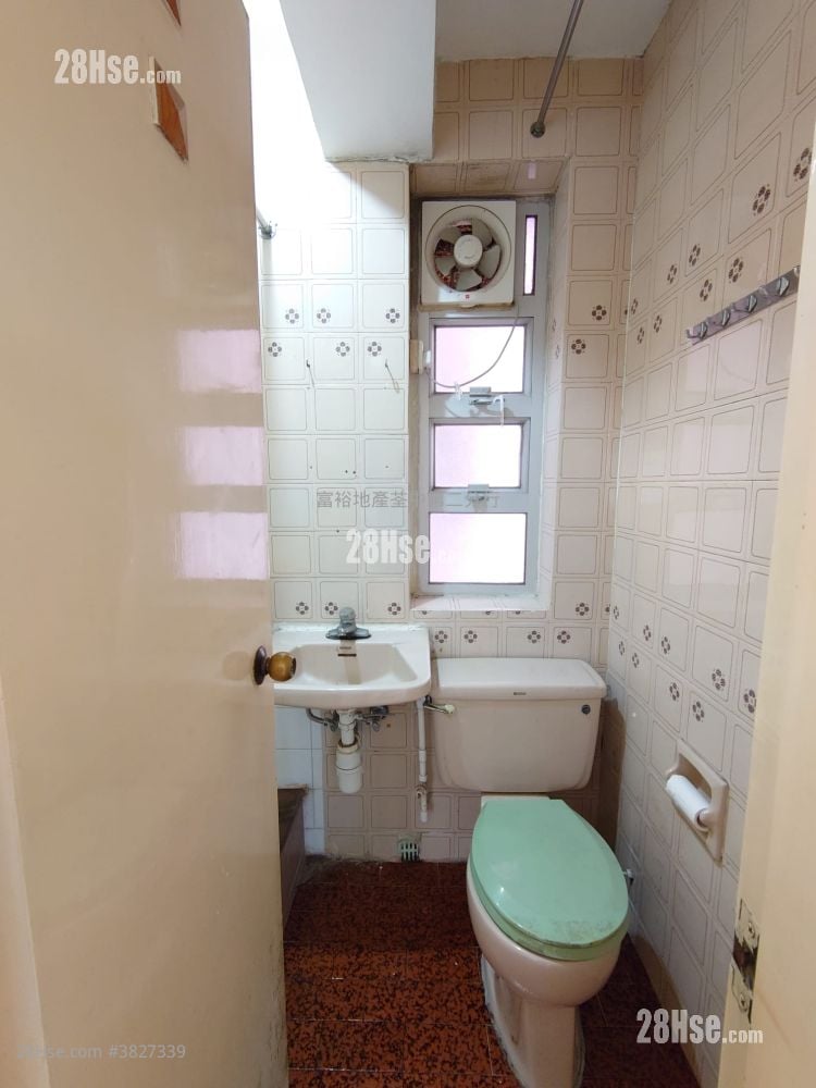 荃湾中心 租盘 2 房 378 平方尺