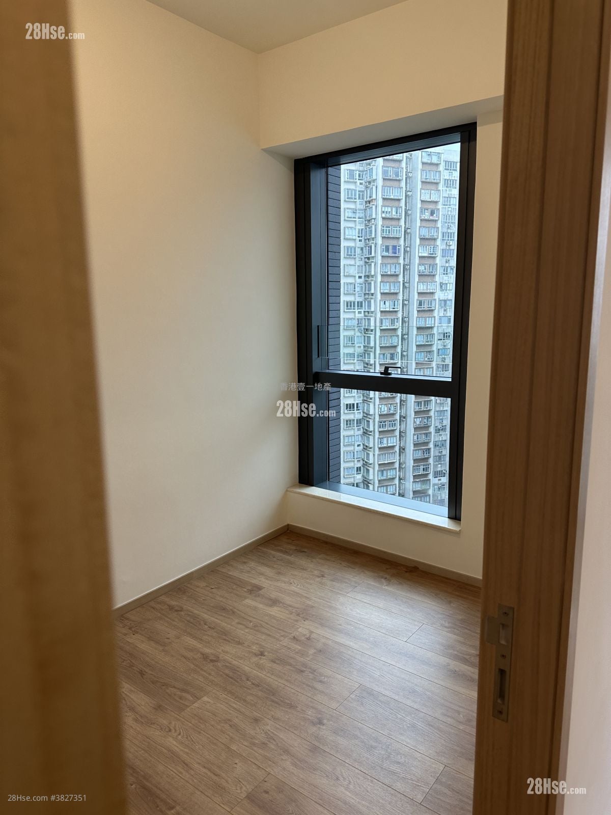 皓日 租盘 1 房 , 1 浴室 326 平方尺