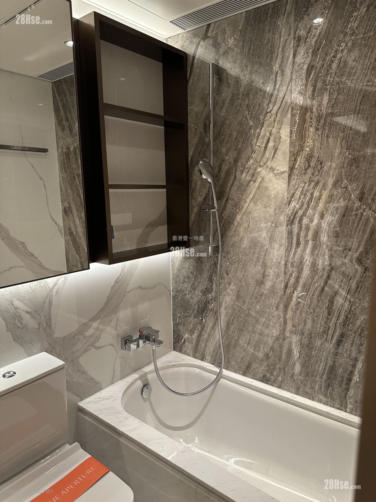 皓日 租盘 1 房 , 1 浴室 326 平方尺