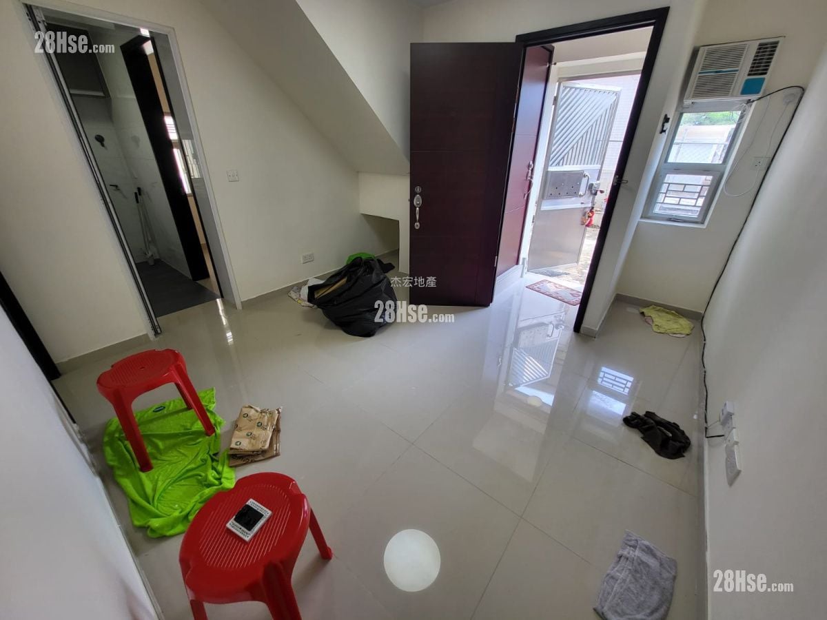 living room: Village Rental 3 Bedrooms , 1 Bathroom