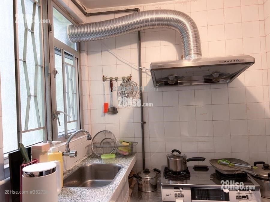 King Shan Court Sell 3 Bedrooms 568 ft²