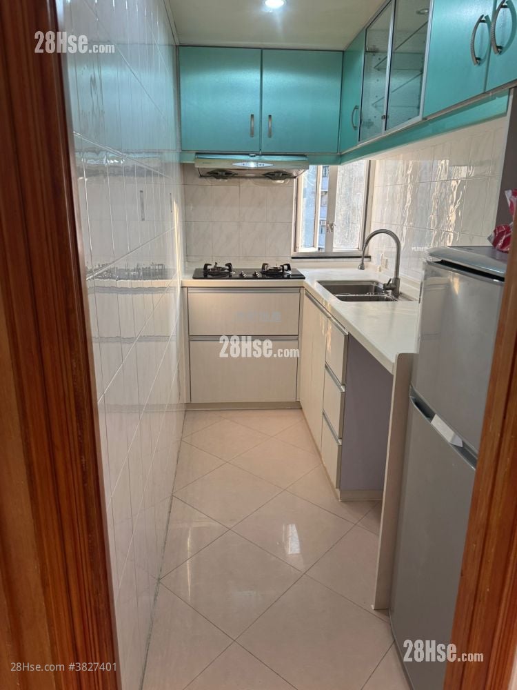 kitchen: Fung Shing Court Rental 2 Bedrooms , 1 Bathroom 381 ft²