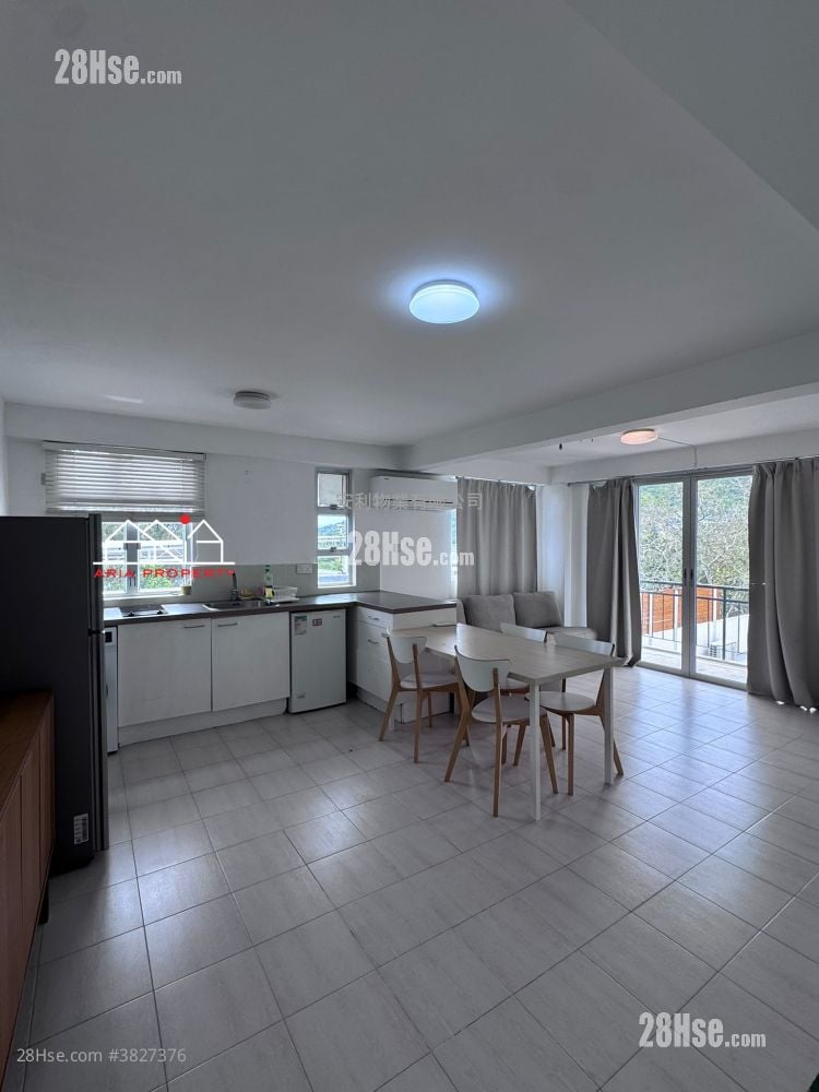 村屋 租盤 2 房 , 1 浴室 700 平方呎