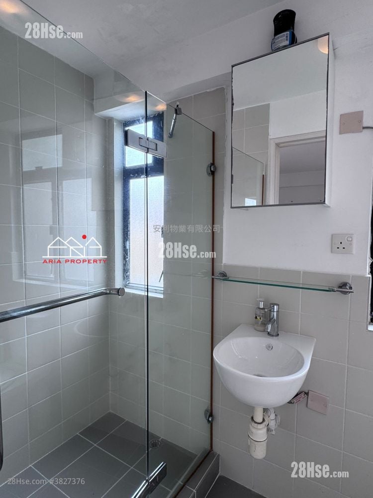 村屋 租盤 2 房 , 1 浴室 700 平方呎