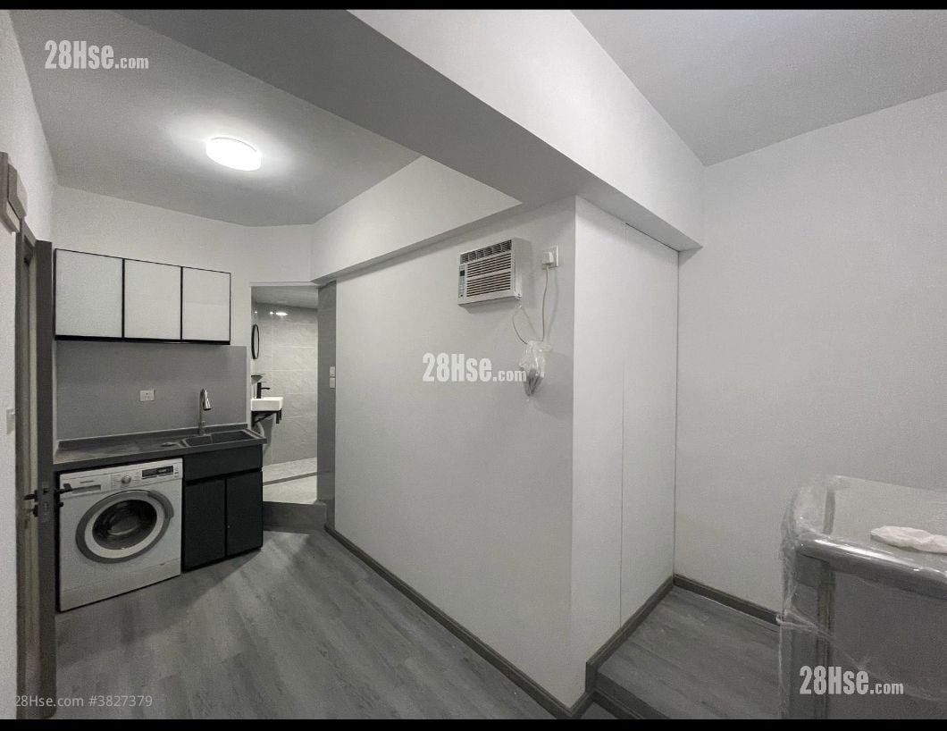 Po Wing Building Rental Studio , 1 Bathroom 150 ft²