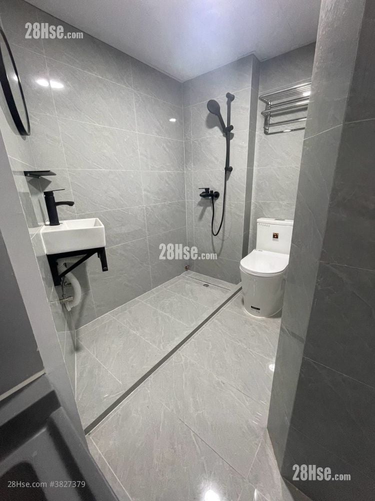 Po Wing Building Rental Studio , 1 Bathroom 150 ft²