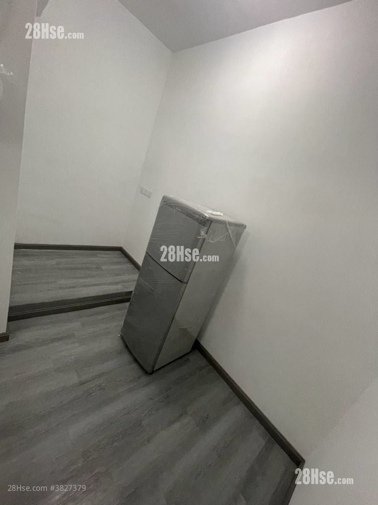 Po Wing Building Rental Studio , 1 Bathroom 150 ft²