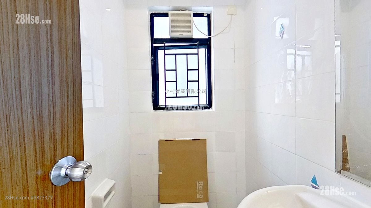 浴室: 世銀花苑 租盤 3 房 , 2 浴室 574 平方呎