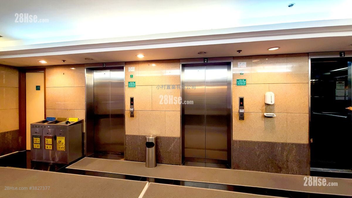 大廈入口: 世銀花苑 租盤 3 房 , 2 浴室 574 平方呎