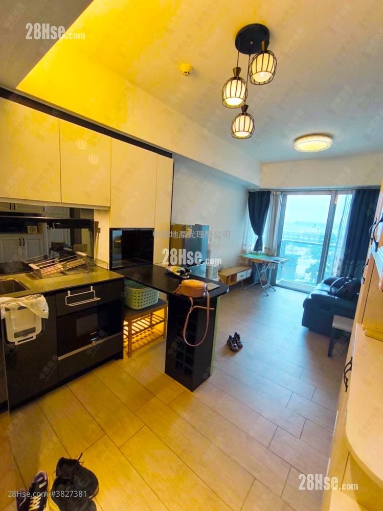 Century Link Sell 2 Bedrooms , 1 Bathroom 468 ft²