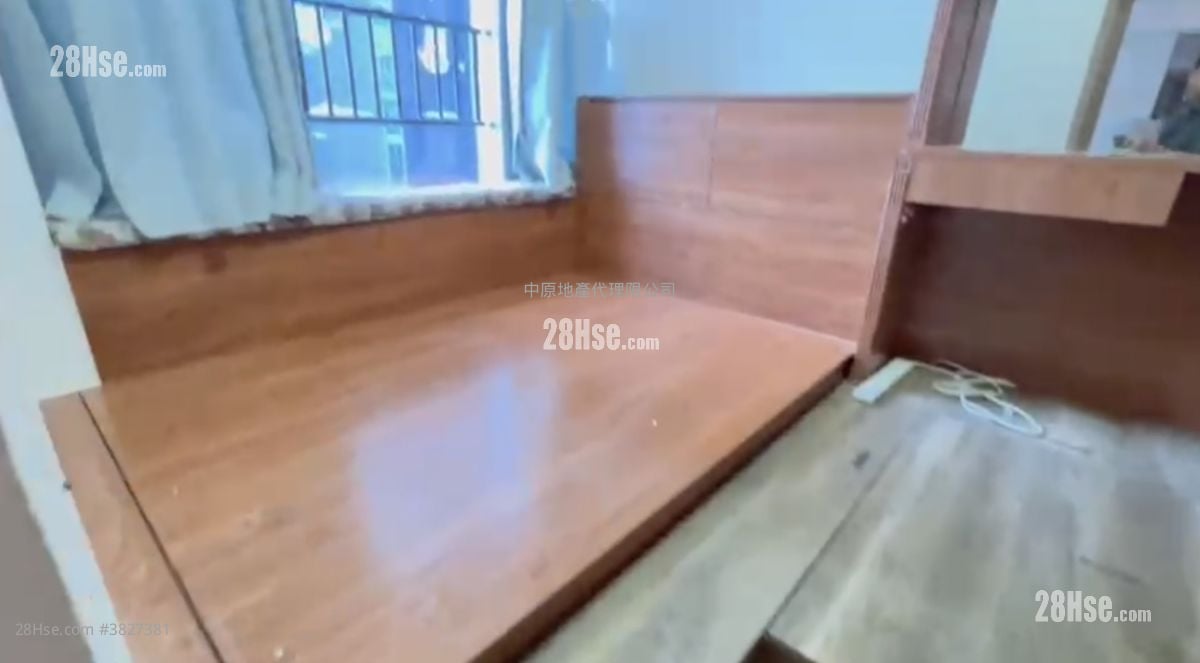 Century Link Sell 2 Bedrooms , 1 Bathroom 468 ft²