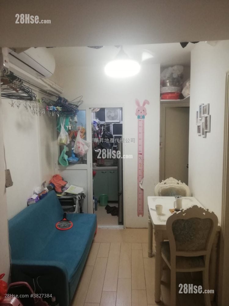 Leung Chau Building Sell 2 Bedrooms , 1 Bathroom 371 ft²