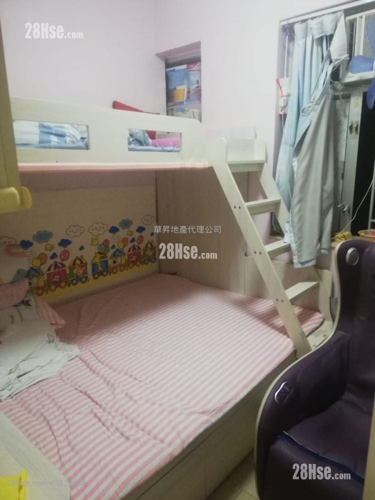 Leung Chau Building Sell 2 Bedrooms , 1 Bathroom 371 ft²