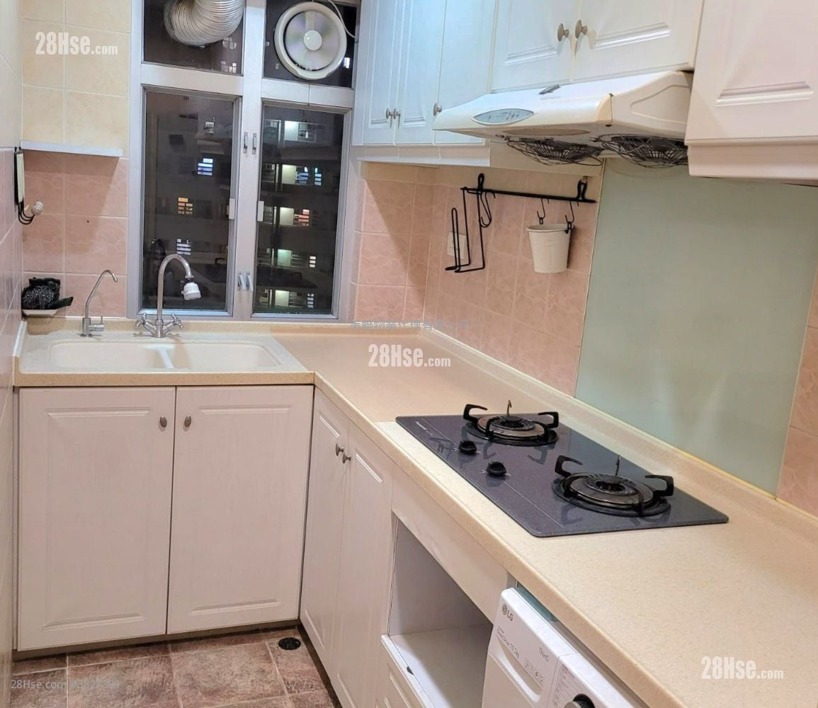 Golden Dragon Garden Rental 2 Bedrooms 556 ft²