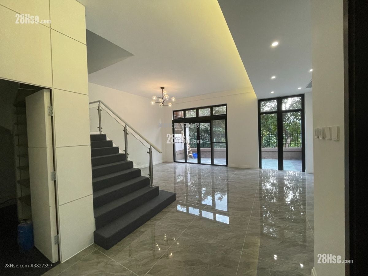 King's Park Hill Rental 4 Bedrooms , 2 Bathrooms 1,989 ft²