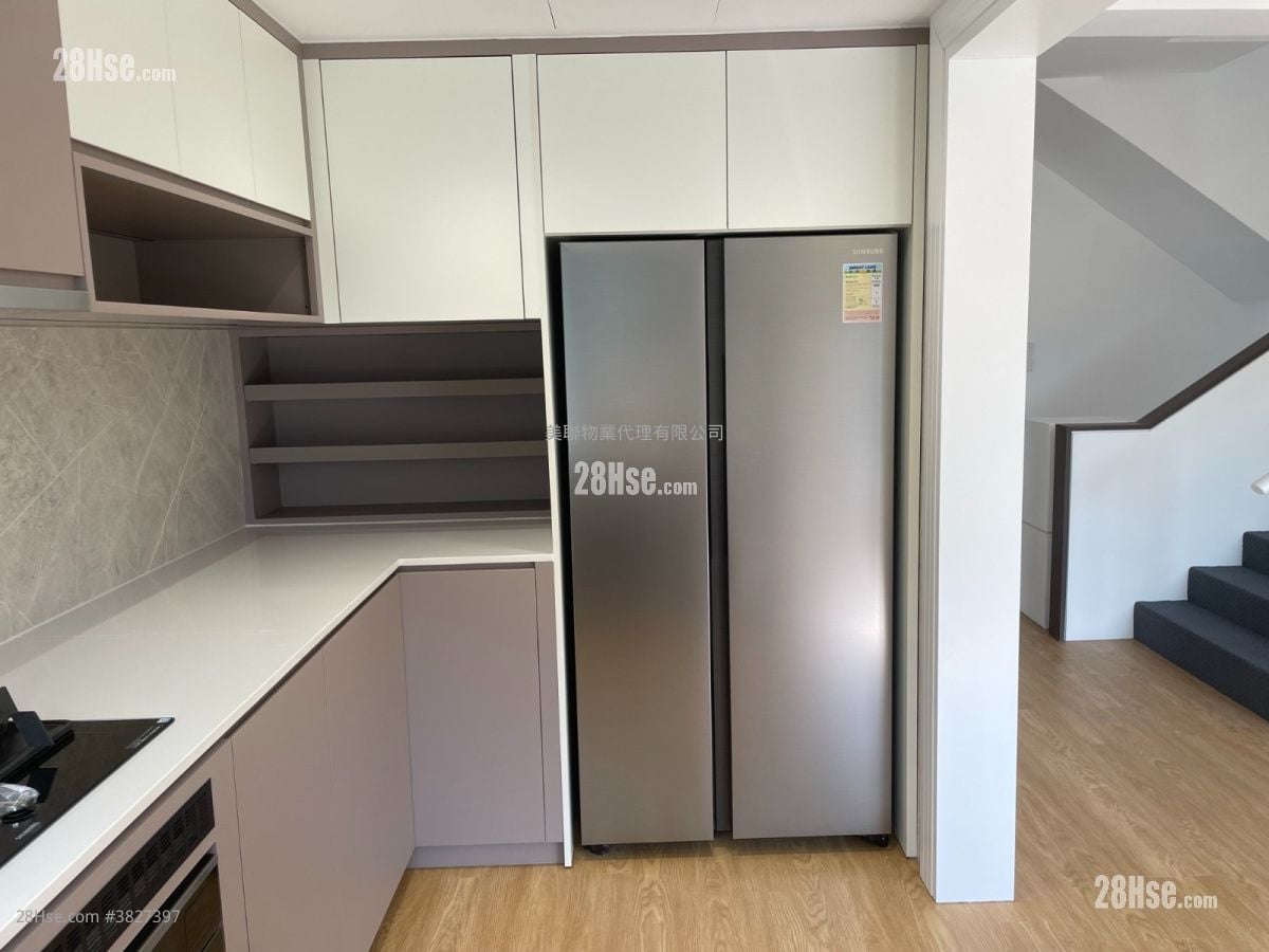 King's Park Hill Rental 4 Bedrooms , 2 Bathrooms 1,989 ft²