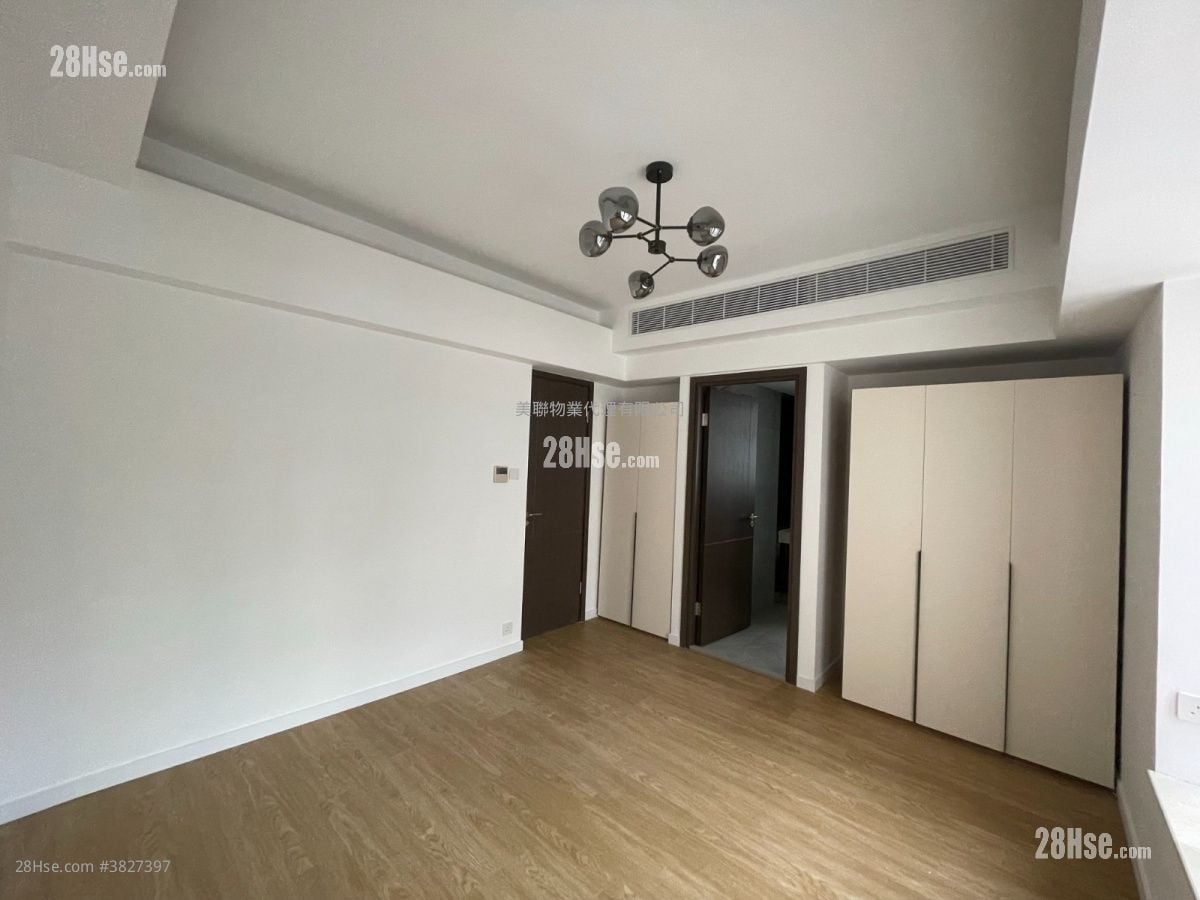 King's Park Hill Rental 4 Bedrooms , 2 Bathrooms 1,989 ft²