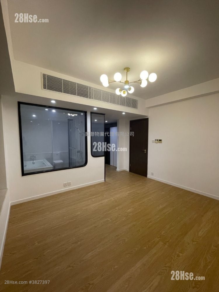 King's Park Hill Rental 4 Bedrooms , 2 Bathrooms 1,989 ft²