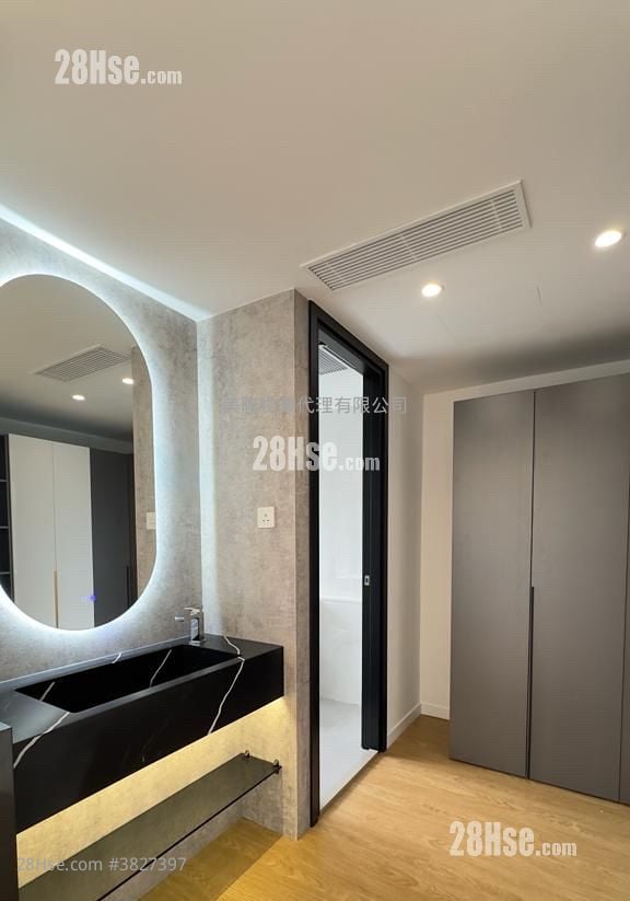 King's Park Hill Rental 4 Bedrooms , 2 Bathrooms 1,989 ft²