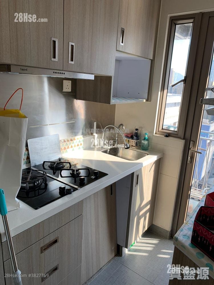 Residence 228 Sell 2 Bedrooms , 1 Bathroom 433 ft²